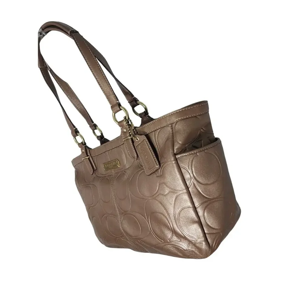 COACH! VINTAGE ANTIQUE GOLD GENUINE LEATHER 